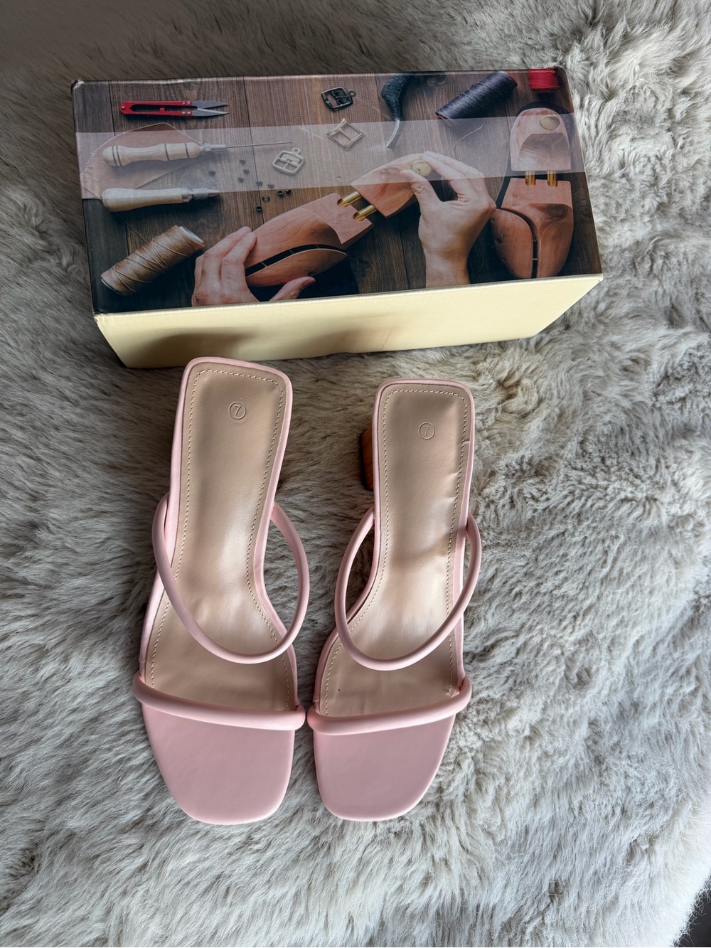 Sandals woman heels.New in box